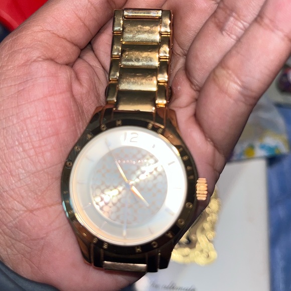 Coach women’s rose gold watch - Picture 4 of 4